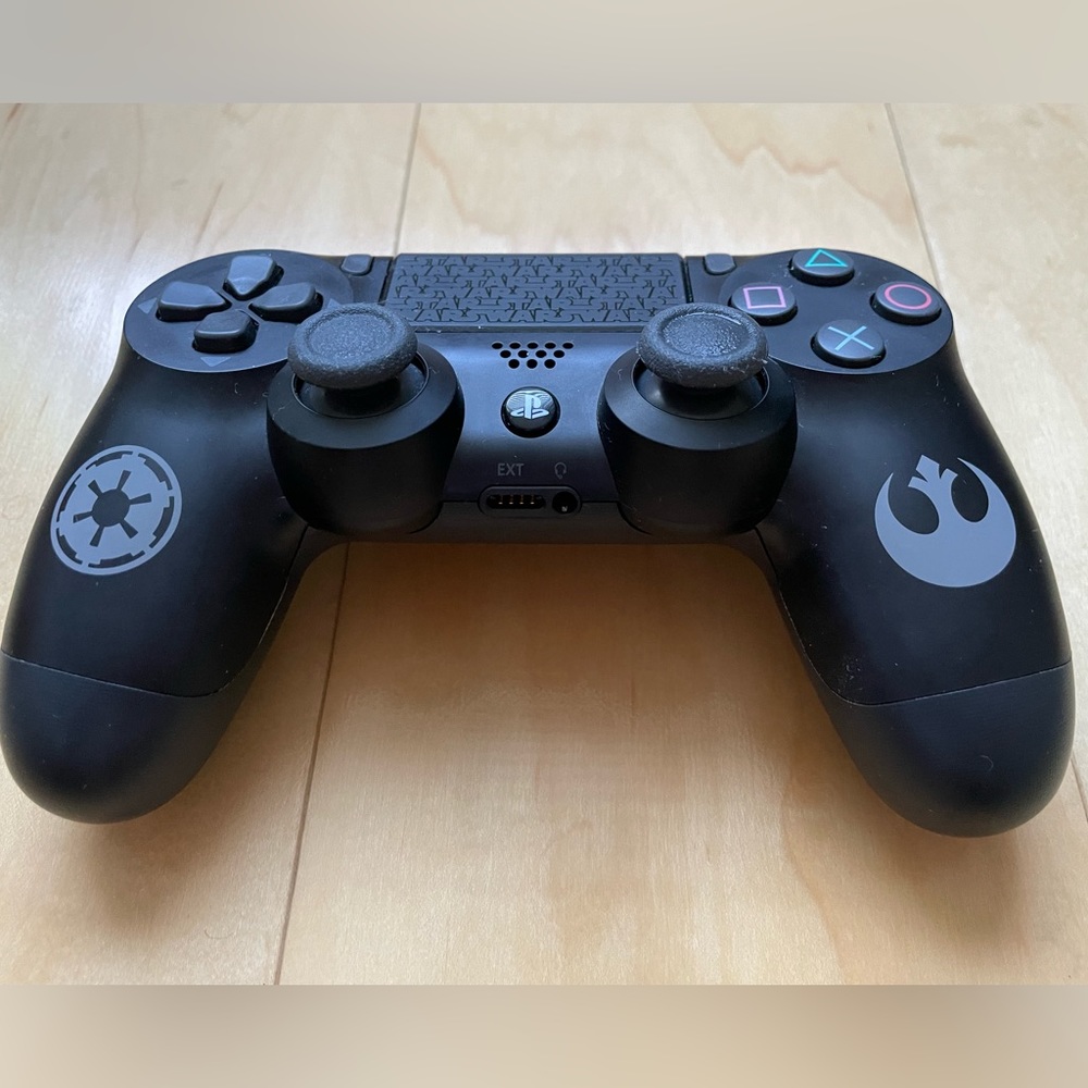 Sony PS4 Wireless Controller DualShock Star Wars Battlefront II Limited Edition - Picture 2 of 7